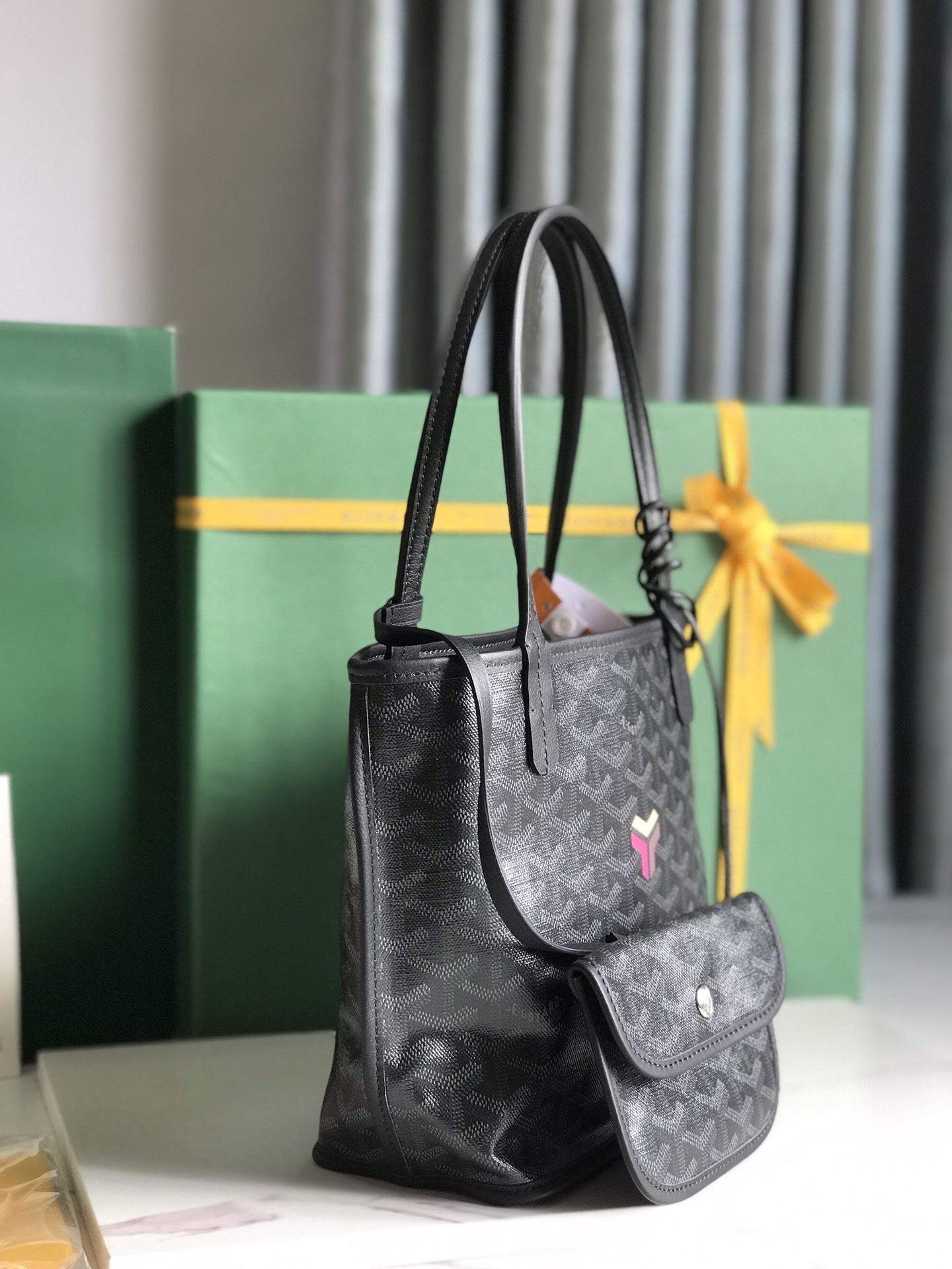 Goyard Shopping Bags